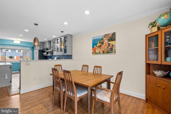 Dining room, Interior, Kitchen, Pendant Lights, Recessed Lighting, Wood Texture Flooring