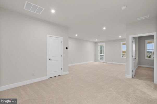 Empty room, Interior, Recessed Lighting