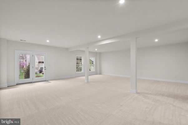 Empty room, Interior, Recessed Lighting