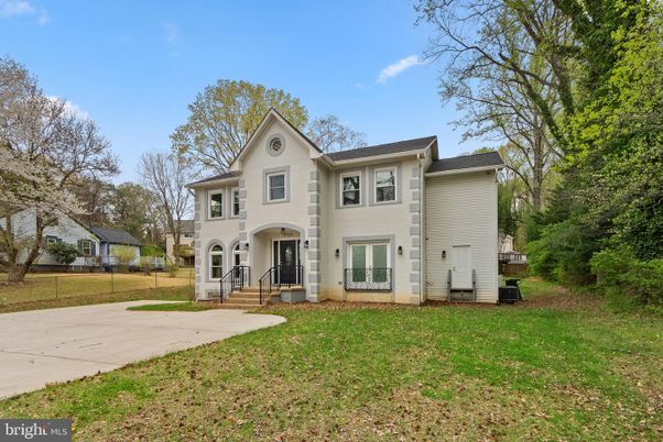 Backyard, Exterior, Facade, French Provincial