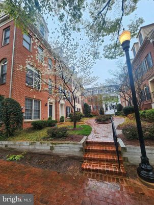 Exterior, Facade, Brick Facade, Rowhouse