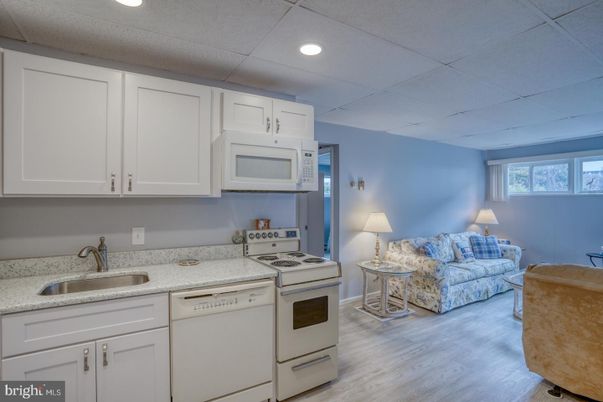 Interior, Kitchen, Living room, Recessed Lighting, Wood Texture Flooring