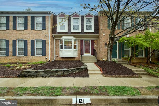 Exterior, Facade, Brick Facade, Rowhouse