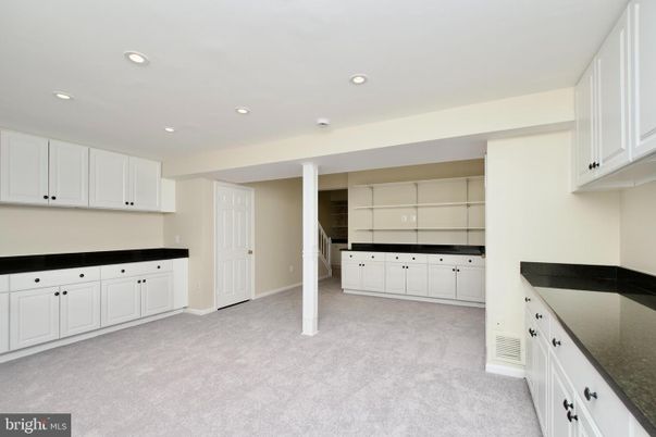 Empty room, Interior, Kitchen, Recessed Lighting