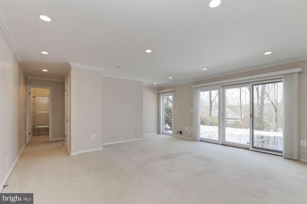 Empty room, Interior, Recessed Lighting