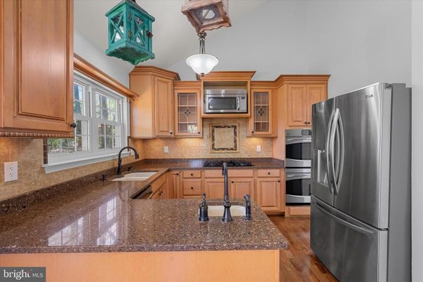 Interior, Kitchen, Pendant Lights, Wood Texture Flooring