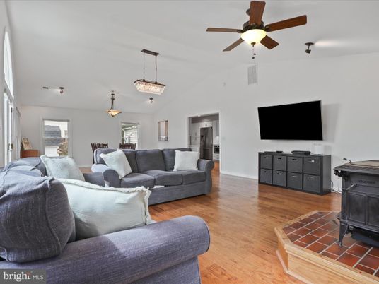 Interior, Living room, Pendant Lights, Wood Texture Flooring