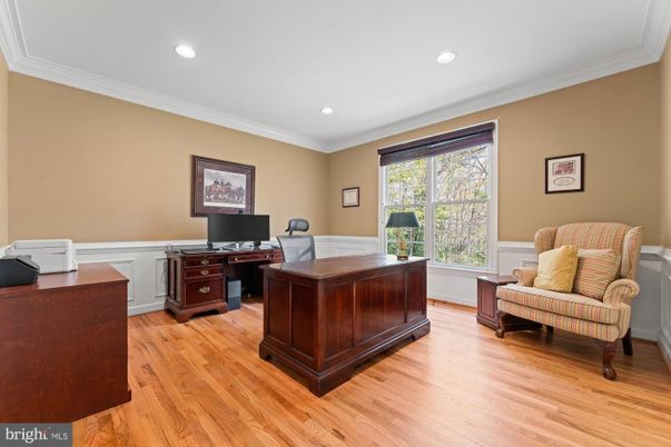 Home Office, Interior, Recessed Lighting, Wood Texture Flooring