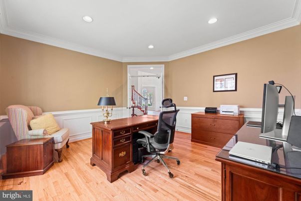 Home Office, Interior, Recessed Lighting, Wood Texture Flooring