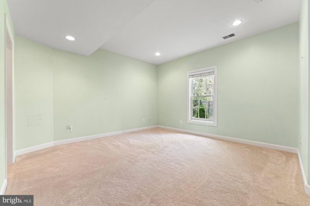 Empty room, Interior, Recessed Lighting