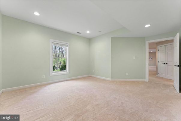 Empty room, Interior, Recessed Lighting