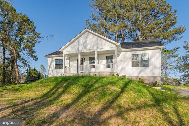 Backyard, Exterior, Facade, Farmhouse