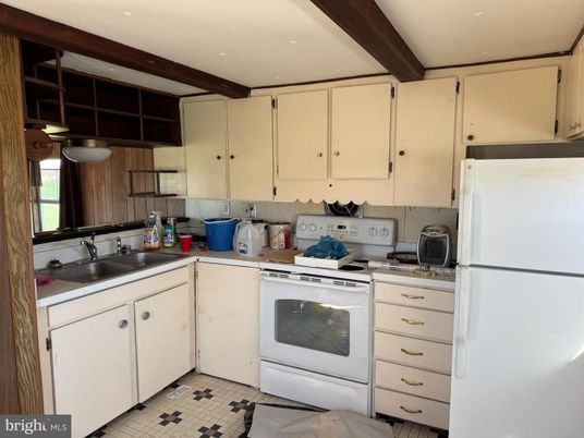 Interior, Kitchen, Recessed Lighting, Wooden Beams