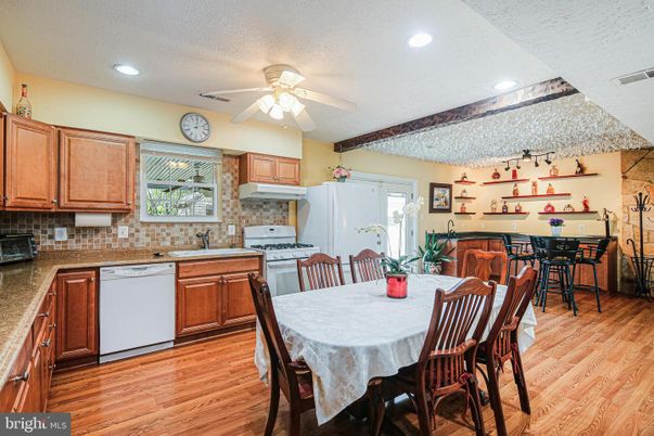 Dining room, Interior, Kitchen, Recessed Lighting, Wood Texture Flooring