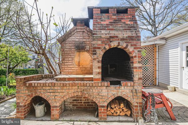 Exterior, Fireplace