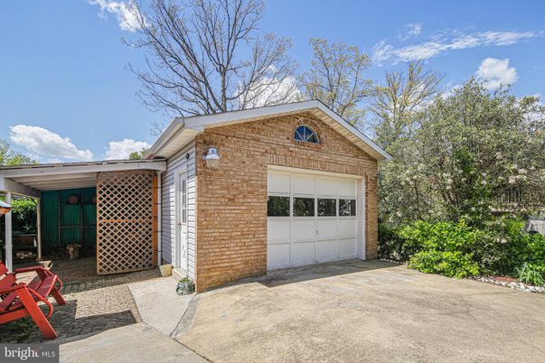 Detached Garage, Exterior