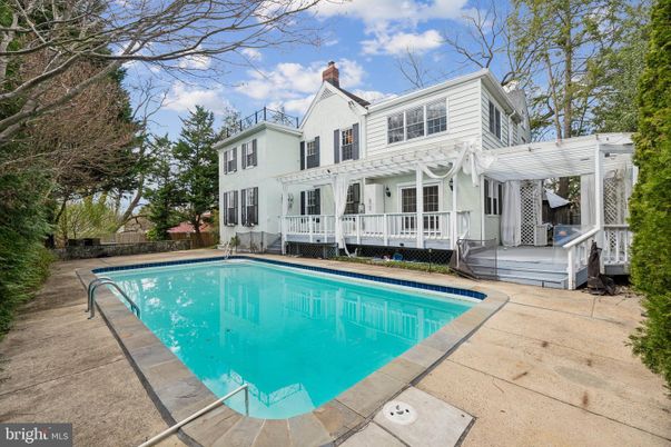 Exterior, Pool