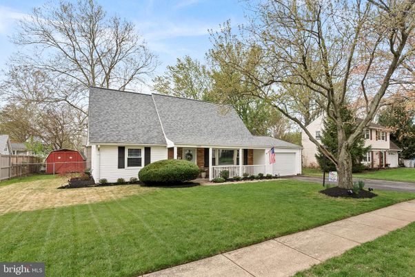 Backyard, Exterior, Facade, Cape Cod