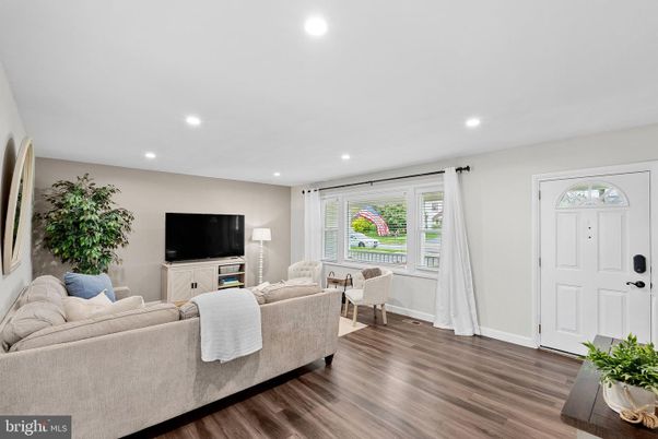 Dining room, Interior, Living room, Recessed Lighting, Wood Texture Flooring