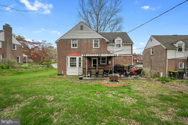 Backyard, Exterior, Facade, Brick Facade, Cape Cod