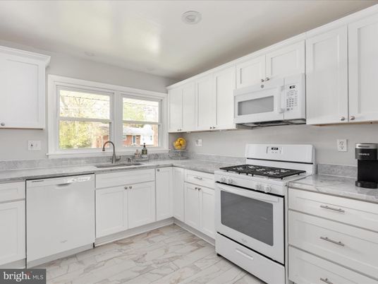 Interior, Kitchen, Marble, Recessed Lighting