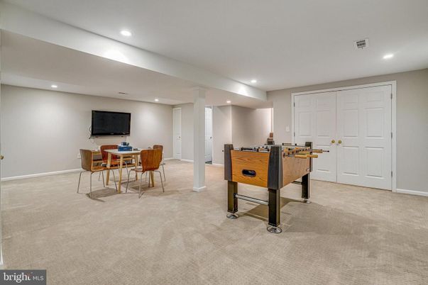 Game Room, Interior, Recessed Lighting