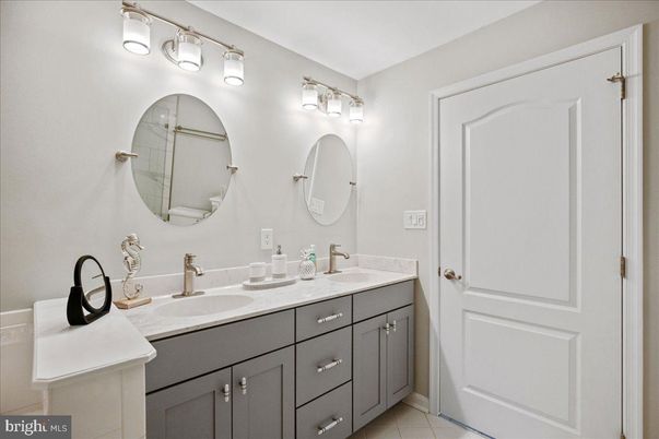 Bathroom, Dual Sink Vanities, Interior