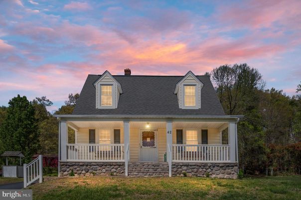 Exterior, Facade, Cape Cod
