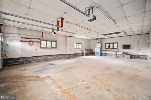 Garage, Interior
