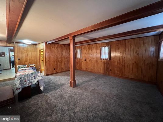 Empty room, Interior, Wooden Beams, Wooden Walls