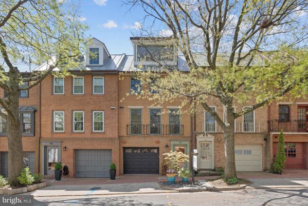 Attached, Exterior, Facade, Brick Facade, Rowhouse