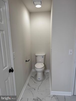 Bathroom, Interior, Marble, Recessed Lighting