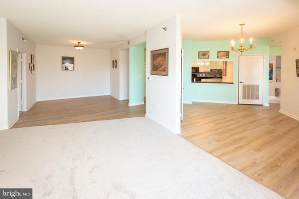 Chandelier, Empty room, Interior, Wood Texture Flooring