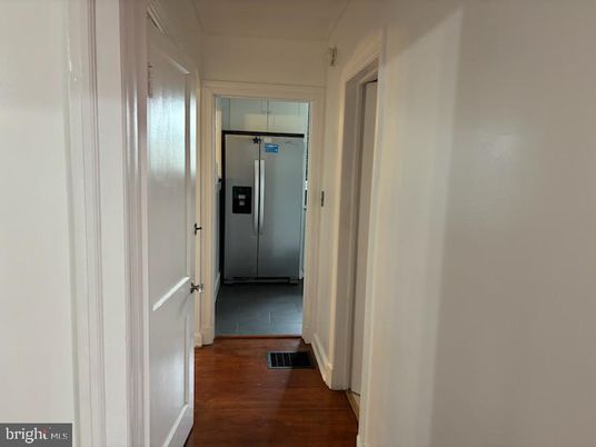 Elevator, Interior, Wood Texture Flooring