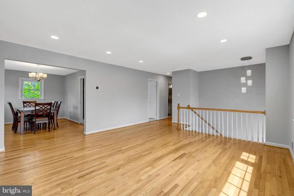 Chandelier, Dining room, Interior, Pendant Lights, Recessed Lighting, Wood Texture Flooring
