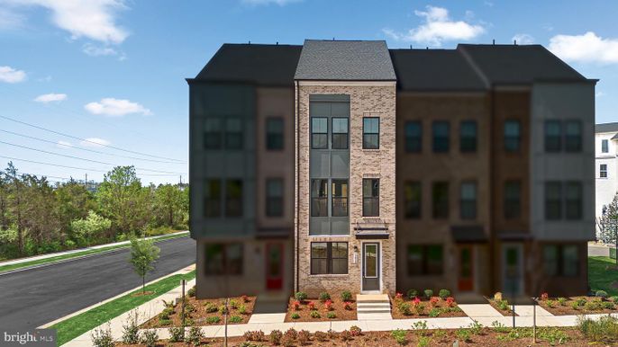 Exterior, Facade, Rowhouse
