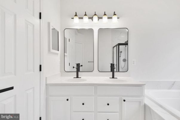 Bathroom, Dual Sink Vanities, Interior