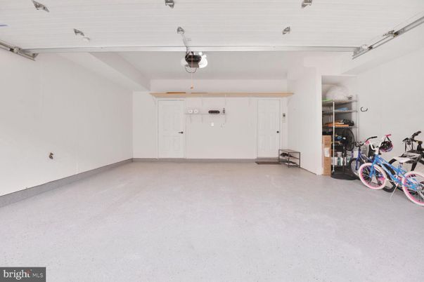 Garage, Interior