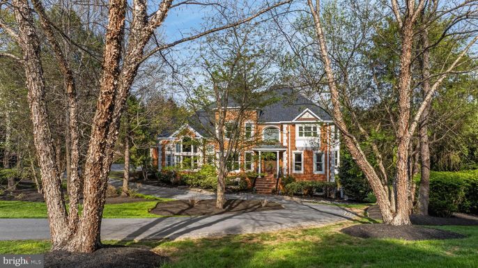 Backyard, Exterior, Facade, Brick Facade, French Provincial