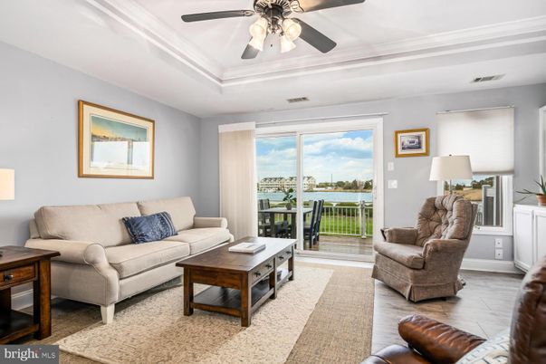 Interior, Living room, Water