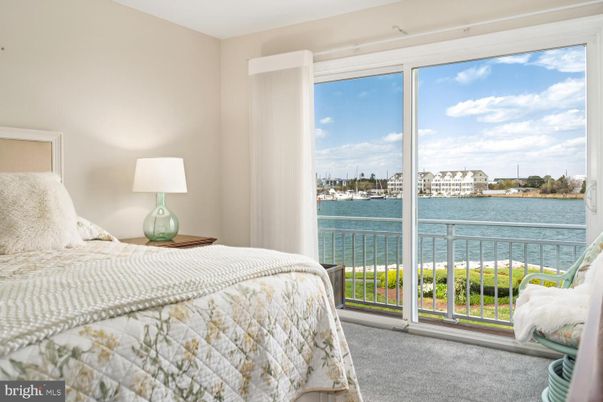 Bedroom, Interior, Water