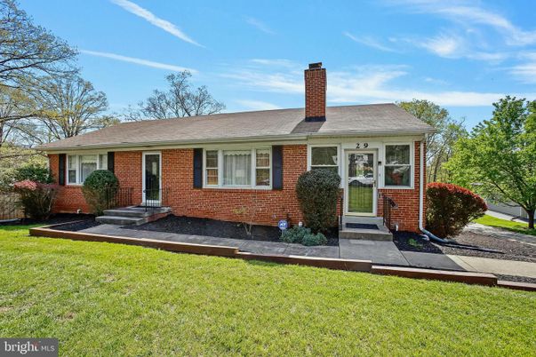 Exterior, Facade, Brick Facade, Cape Cod