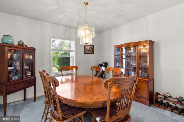Chandelier, Dining room, Interior, Pendant Lights