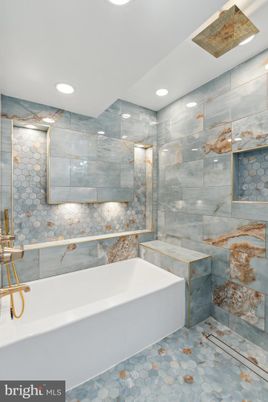 Bathroom, Interior, Recessed Lighting