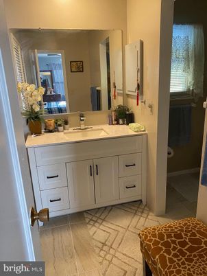 Bathroom, Dual Sink Vanities, Interior, Marble