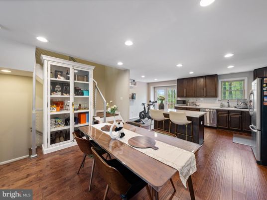 Dining room, Interior, Kitchen, Recessed Lighting, Wood Texture Flooring
