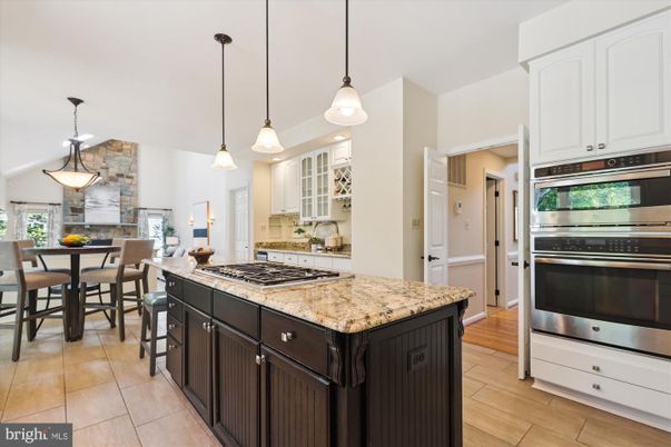 Dining room, Interior, Kitchen, Pendant Lights, Stainless Steel Appliances, Wood Texture Flooring
