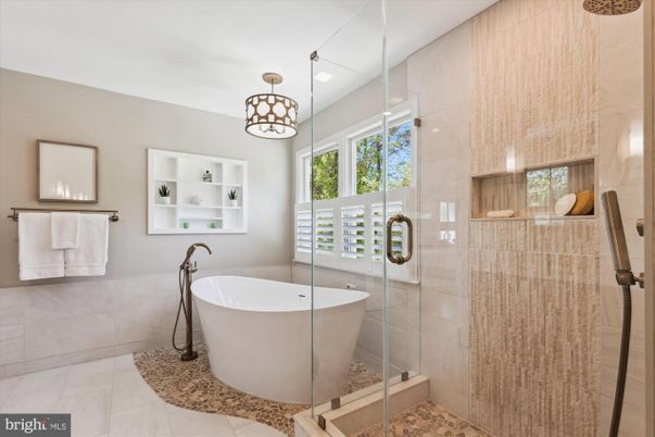 Bathroom, Free Standing Baths, Glass Shower, Interior, Pendant Lights