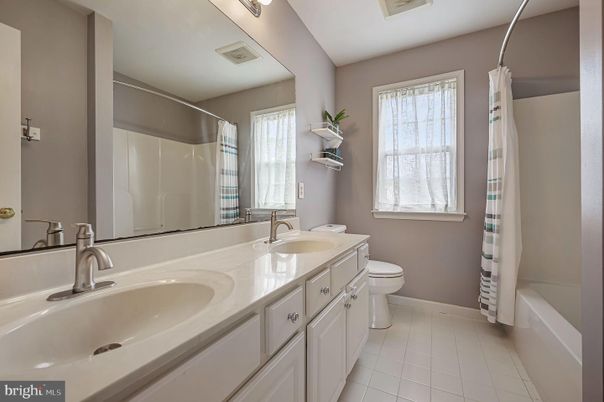 Bathroom, Dual Sink Vanities, Interior