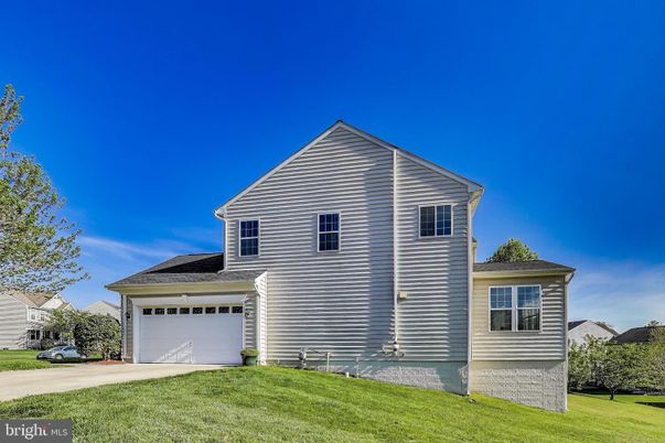 Attached, Exterior, Facade, Farmhouse